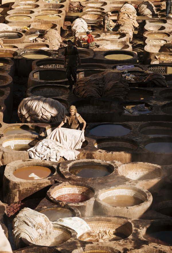 Comment découvrir les traditions de la tannerie à Fès, Maroc ?